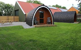 Camping Pod: Lyts Dekema 2